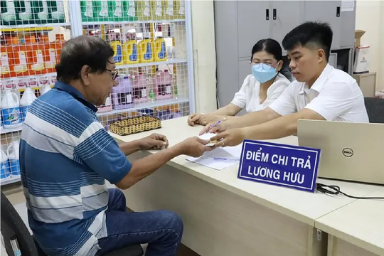 Hà Nội: Chi trả lương hưu, trợ cấp bảo hiểm không dùng tiền mặt