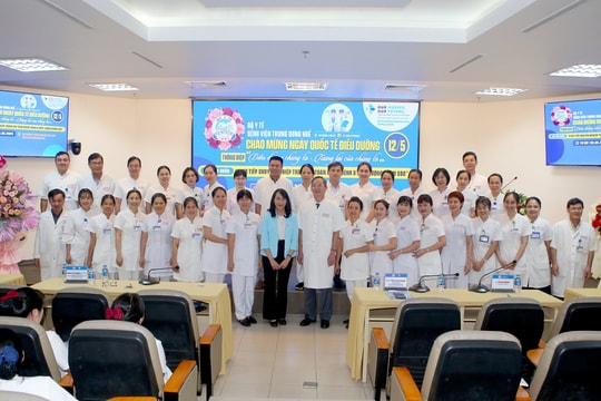 Bệnh viện Trung ương Huế tổ chức tọa đàm mừng ngày Quốc tế Điều dưỡng
