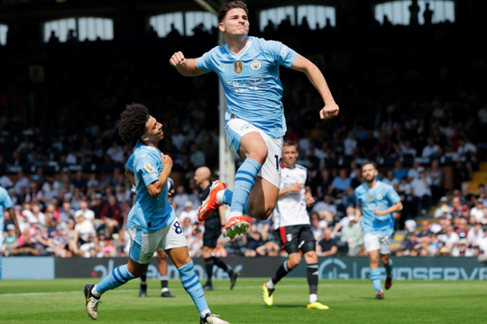 Man City giành trọn 3 điểm, tái chiếm ngôi đầu BXH