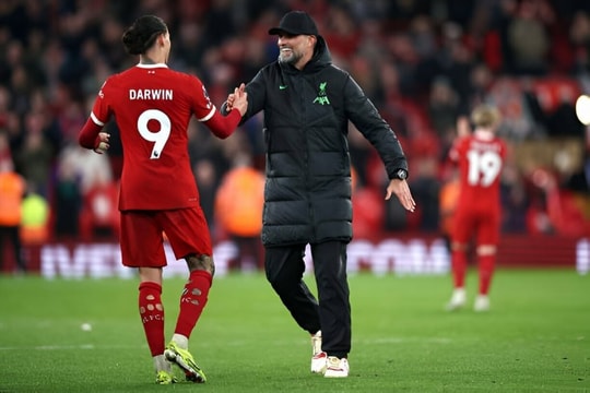 Klopp giữ "đầu lạnh" để trao trọn vẹn trái tim trong những ngày cuối tại Liverpool