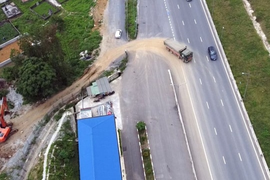 Công an vào cuộc vụ phá rào cao tốc để chở đất