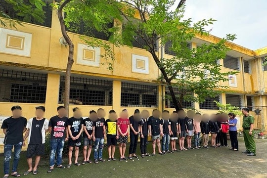 Mang hung khí đi hỗn chiến, gây náo loạn đường phố