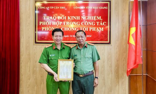 Công an Cần Thơ và Hậu Giang trao đổi kinh nghiệm, phối hợp trong công tác phòng, chống tội phạm
