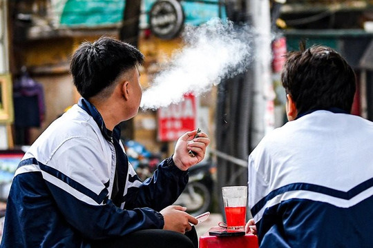 Thủ tướng yêu cầu tăng cường ngăn chặn thuốc lá điện tử