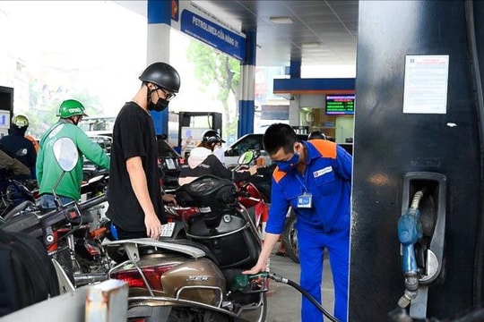 Dự báo giá xăng dầu giảm trong kỳ điều hành ngày mai (16/5)
