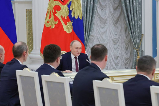 Ông Putin bổ nhiệm quyền thống đốc 5 vùng