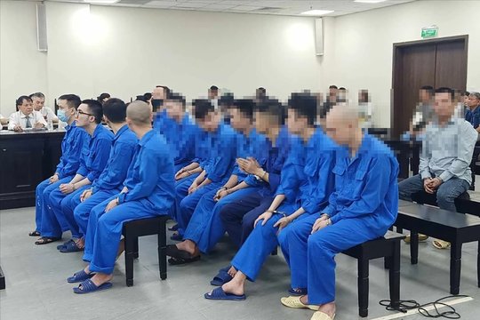 Các bị cáo trong đường dây lừa đảo, rửa tiền xuyên quốc gia lĩnh án