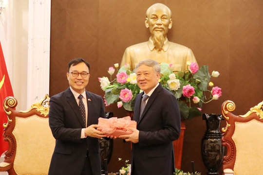Chánh án Nguyễn Hòa Bình tiếp Đại sứ Hàn Quốc tại Việt Nam