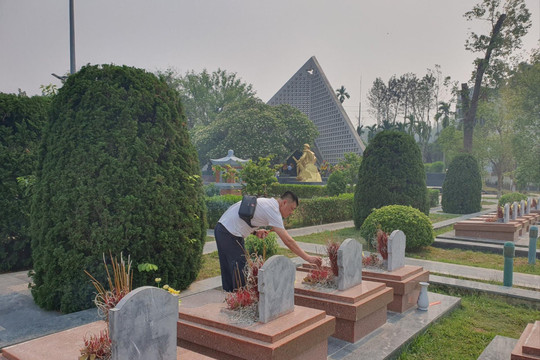 Tìm ông trên chiến trường xưa