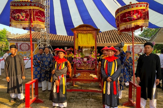 Hội làng “Dương Nỗ - Hành trình tháng Năm”