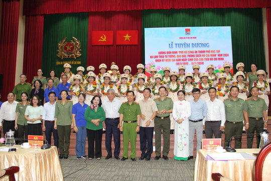 Tuyên dương 26 gương 'Phụ nữ Công an TP.HCM học tập và làm theo Bác'