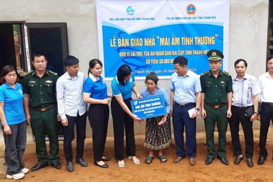 TAND tỉnh Thanh Hóa trao nhà tình nghĩa tại xã biên giới