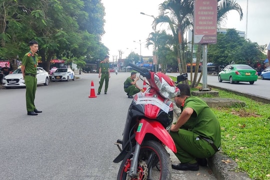 Bà bị khởi tố vì cho cháu tiền mua xe máy rồi gây tai nạn