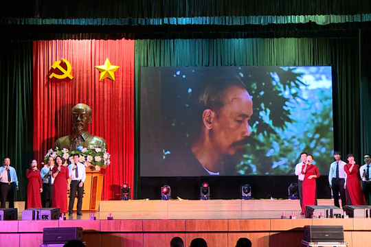 Hội thi văn nghệ chào mừng 134 năm Ngày sinh Chủ tịch Hồ Chí Minh, kỷ niệm 80 năm ngày Truyền thống TAND