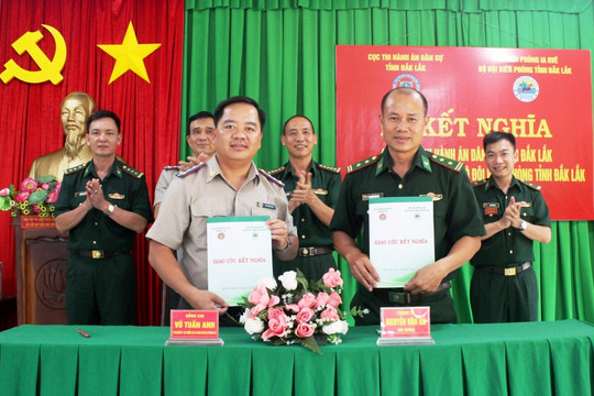 Cục Thi hành án dân sự tỉnh Đắk Lắk kết nghĩa với Đồn Biên phòng Ia Rvê