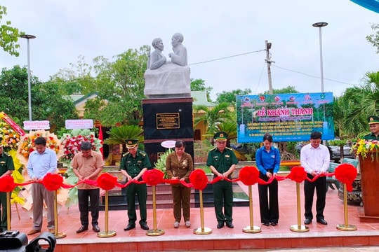 Khánh thành tượng đài “Bác Hồ với chiến sĩ Biên phòng”