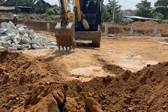 Phát hiện quả đạn còn đầu nổ khi đào móng thi công trạm y tế