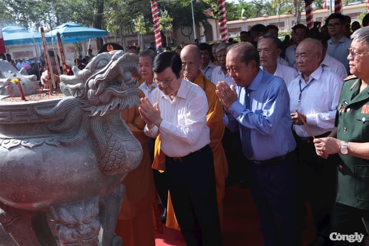 Về Long Khốt tưởng nhớ Bác Hồ và các Anh hùng liệt sĩ