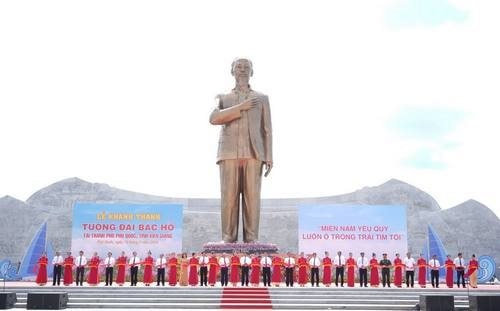 Khánh thành công trình xây dựng tượng đài Bác Hồ tại TP. Phú Quốc