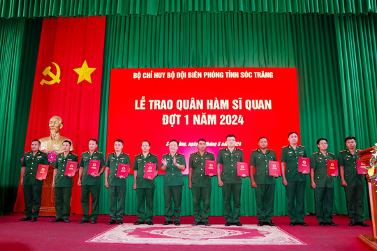 Lễ trao quân hàm sĩ quan đợt 1 năm 2024