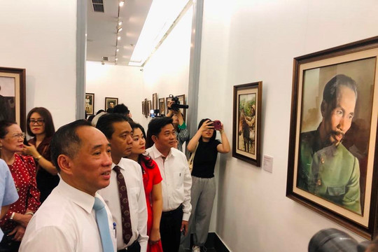 Chủ tịch Hồ Chí Minh qua tranh của họa sĩ Việt kiều