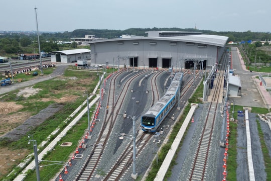 Ngắm toàn cảnh tuyến Metro 1 sau 10 năm thi công