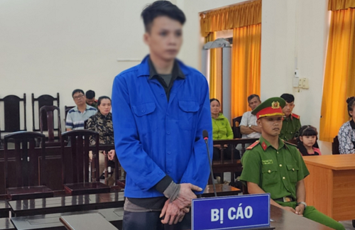 Dùng chìa khóa xe mô tô đánh chết người