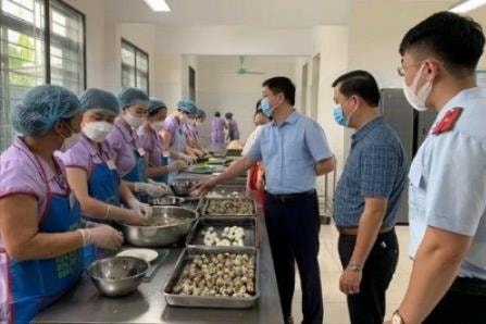 Ngăn ngừa ngộ độc thực phẩm tại bếp ăn tập thể