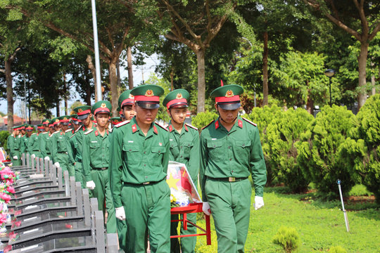 Đắk Lắk: Truy điệu và an táng 27 hài cốt liệt sĩ hy sinh tại Campuchia