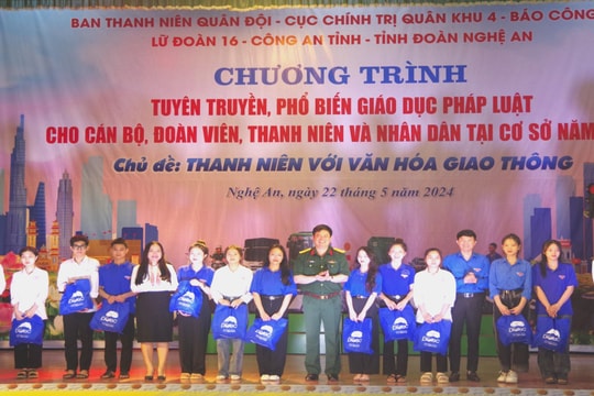 Tổ chức phiên tòa giả định tuyên truyền pháp luật về ATGT