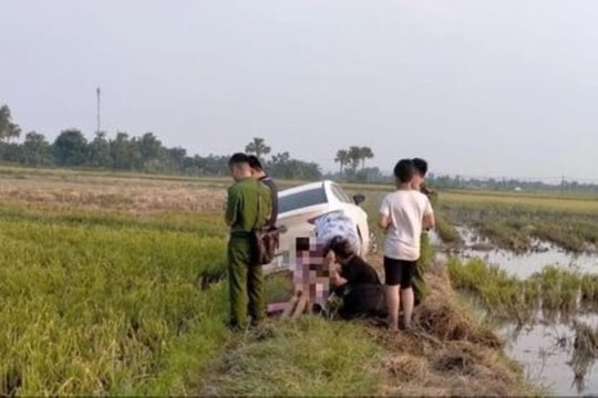 Thực hư nhóm người nước ngoài đi ô tô nghi lừa đảo bị người dân truy đuổi