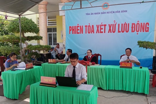TAND huyện Hòa Bình xét xử lưu động 2 vụ án hình sự về ma túy