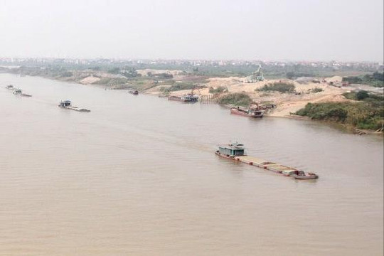 Hà Nội chỉ đạo xử lý dứt điểm tình trạng khai thác cát trái phép vùng giáp ranh tỉnh Phú Thọ
