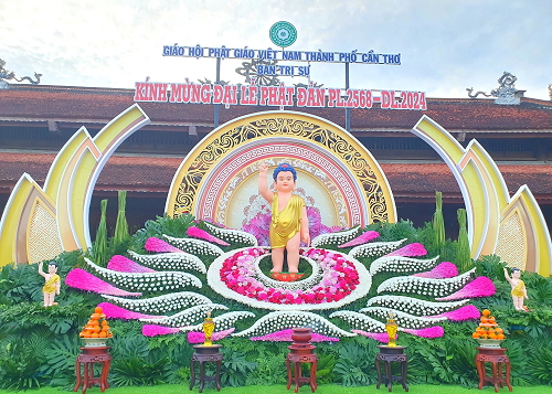 Trang trọng Đại lễ Phật đản tại Thiền viện Trúc Lâm Phương Nam