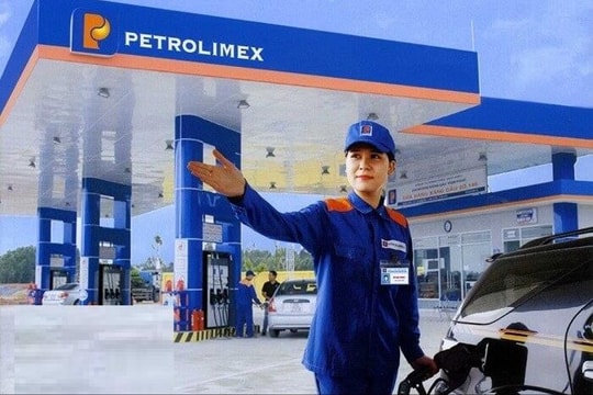 Giá xăng tăng, dầu diesel giảm