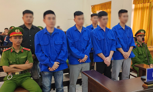 Chế tạo, mua bán, tàng trữ trái phép vũ khí quân dụng