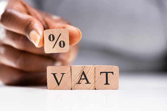 Đề xuất tiếp tục giảm 2% thuế GTGT với một số nhóm hàng hóa, dịch vụ