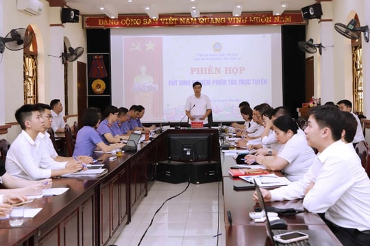 TAND tỉnh Sơn La tổ chức phiên tòa trực tuyến rút kinh nghiệm