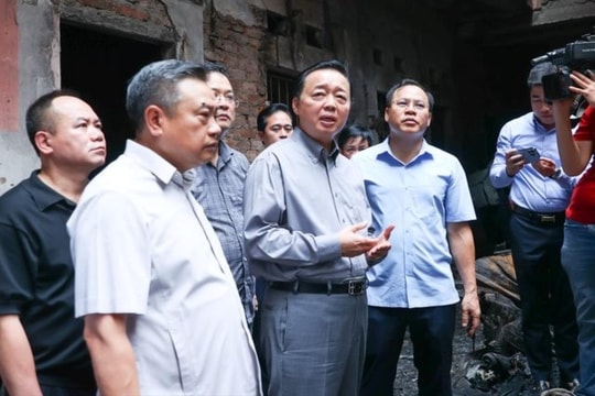 Phó Thủ tướng tới hiện trường, chỉ đạo khắc phục hậu quả vụ cháy làm 14 người tử vong