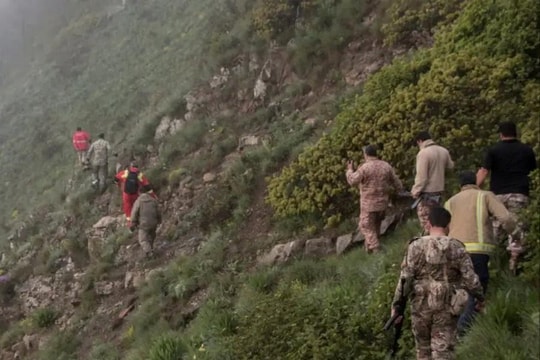 Không có vết đạn trong vụ rơi máy bay chở Tổng thống Raisi