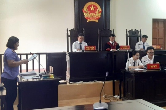 TAND huyện Krông Ana phối hợp với VKSND cùng cấp xét xử trực tuyến, rút kinh nghiệm