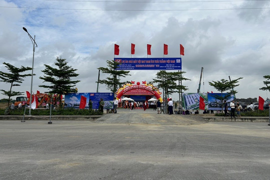 Khởi công nhà máy dệt may 1090 tỷ đồng ở Hoằng Hóa