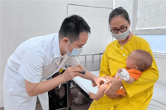 Hà Nội: Số ca sốt xuất huyết giảm, tay chân miệng tăng
