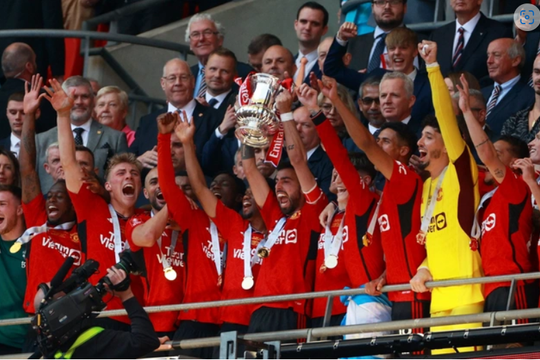 Man United vô địch FA, chấm dứt mạch bất bại của Man City