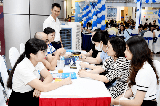 Ngày hội tư vấn tuyển sinh – hướng nghiệp 2024 của trường Đại học Kinh tế Quốc dân