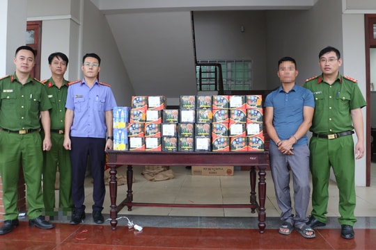 Bắt đối tượng buôn bán 100kg pháo nổ