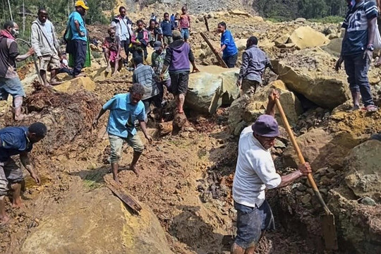 Hơn 2.000 người bị chôn vùi trong vụ lở đất ở Papua New Guinea