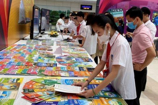 Phê duyệt danh mục 39 sách giáo khoa lớp 5 giảng dạy tại các trường học ở Hà Nội