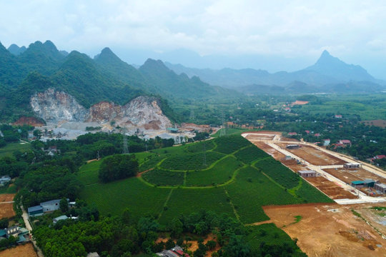 Hà Giang: Người dân bất an khi Khu tái định cư  đặt ngay cạnh mỏ đá