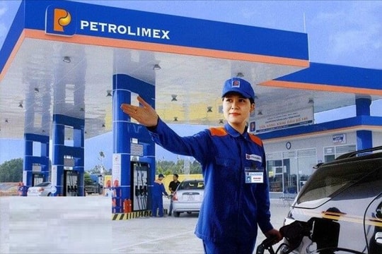 Giá xăng giảm mạnh, RON 95 về mốc 22.510 đồng/lít